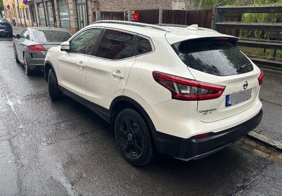 Nissan Qashqai 1.3 DIG-T TEKNA / 360Grad / Panorama in Nürnberg (Mittelfr)