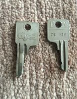 2x Schlüssel 2C 136 • DOM • Dyes Ersatzschlüssel • Büromöbel Schr Nordrhein-Westfalen - Kaarst Vorschau