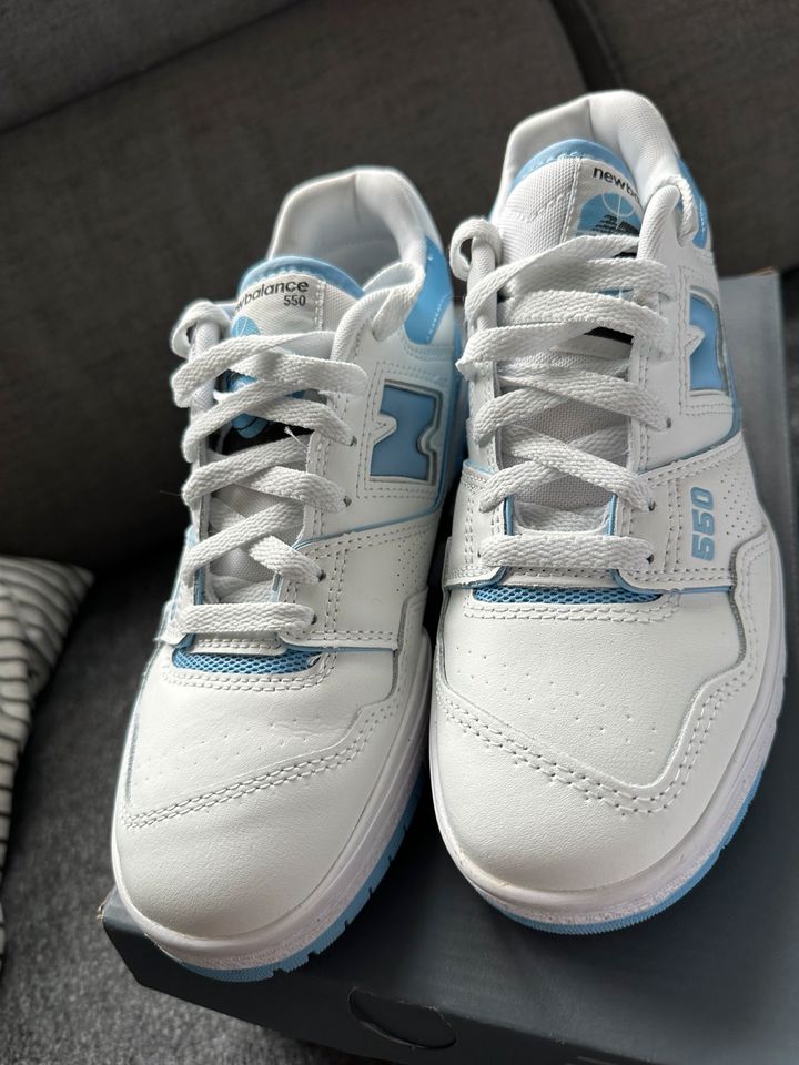 New Balance 550 babyblau in Siegen