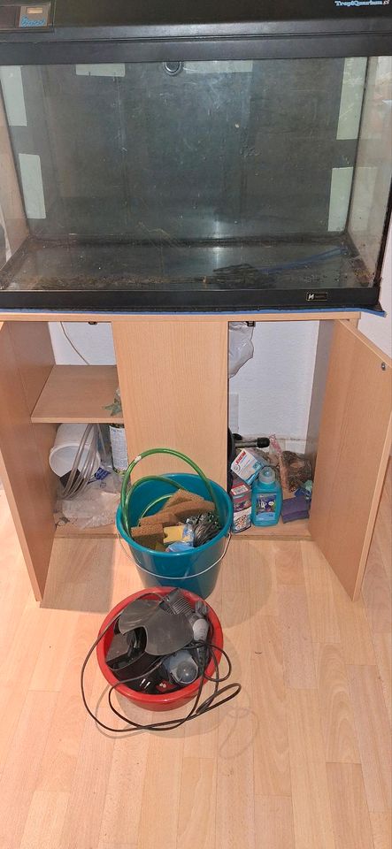 Aquarium 120 l inkl Unterschrank und Zubehör in Merseburg