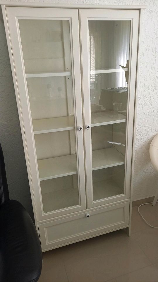 Landhausstil Schrank mit 3 Regalen in Mainz