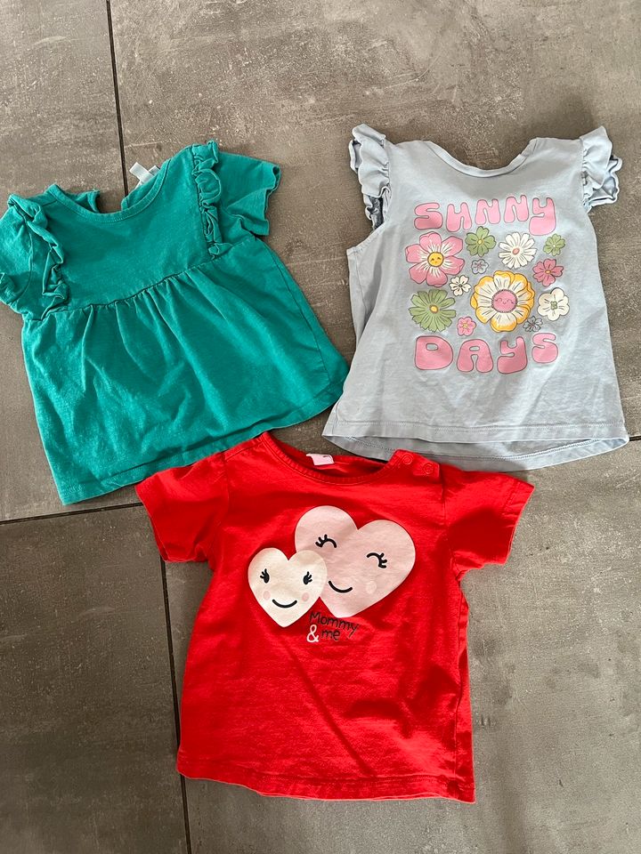 Drei hübsche Mädchen T-Shirts Gr. 86 (eher 80/86) in Buchloe