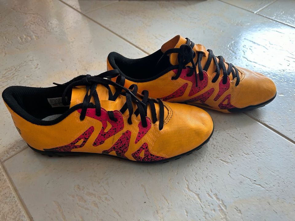 Kinder-Fußballschuhe, Adidas, orange, Größe 36,5 in Berlin