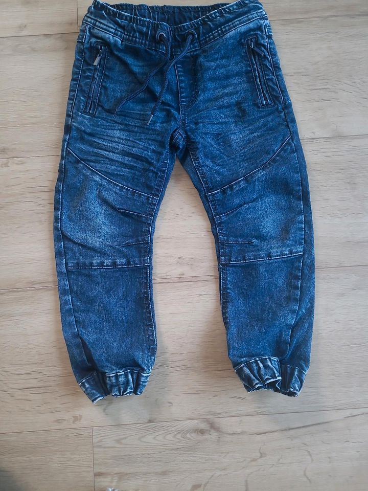 Jeans Joggers gr 104 / neu in Jübek