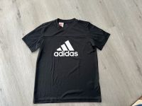 Adidas Sportshirt Gr.152 neuwertig Nordrhein-Westfalen - Baesweiler Vorschau