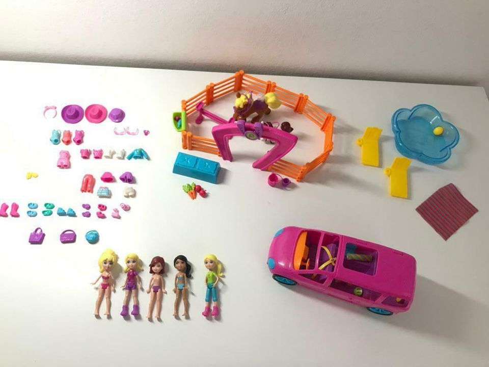 Polly Pocket Pferdestall + Figur und Klamotten in Traunreut