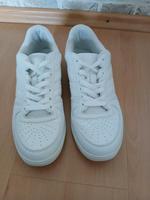 Sneaker Turnschuhe weiß Größe 40 Nordrhein-Westfalen - Rietberg Vorschau