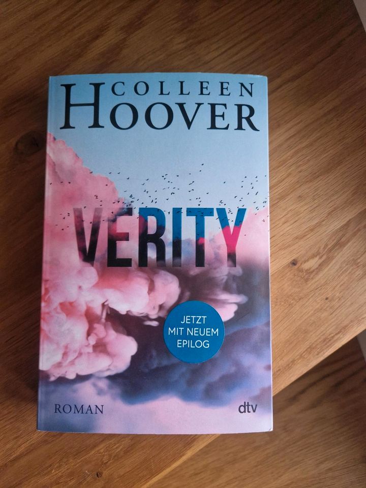 Verety von Collee Hoover/Buch in Hohenfelde bei Kiel