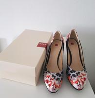 Pumps Högl mit Blumen und Leo Größe 39 Kr. Passau - Passau Vorschau