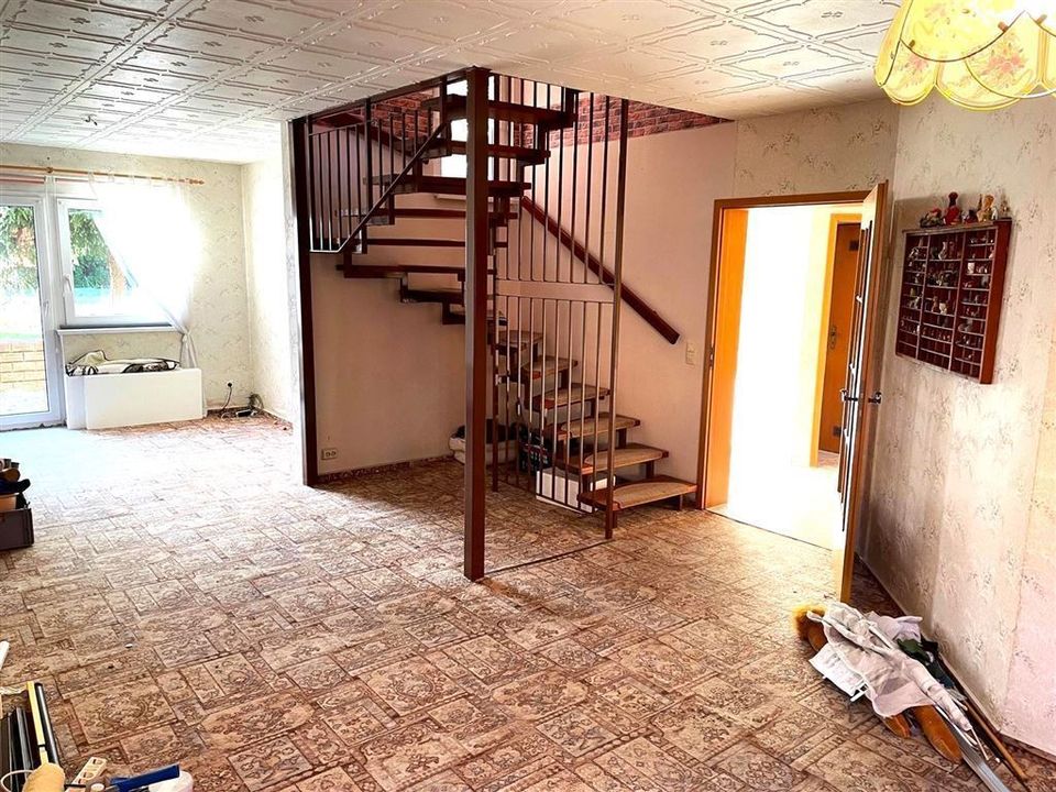 Gräfenhainichen- Einfamilienhaus mit 6 Zimmern und neuen Preis !! in Gräfenhainichen