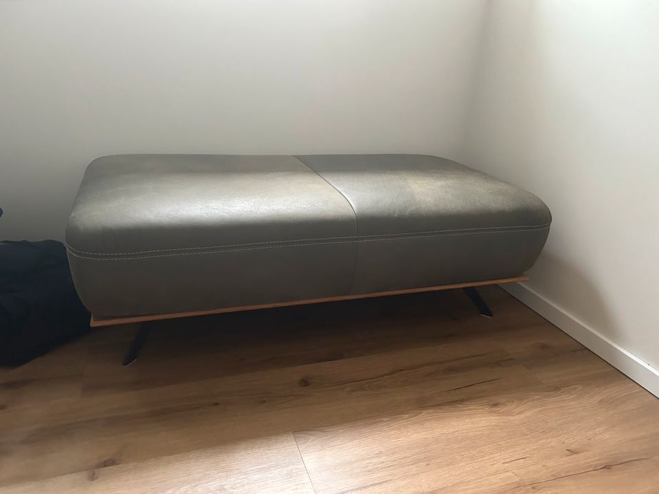 Hocker „Fiona“ Leder von meinSofa *NEU* in Schacht-Audorf