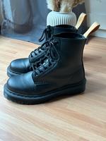 Dr. Martens Air Wair Boots Stiefelette schwarz Gr.39 neuwertig Hessen - Borken Vorschau
