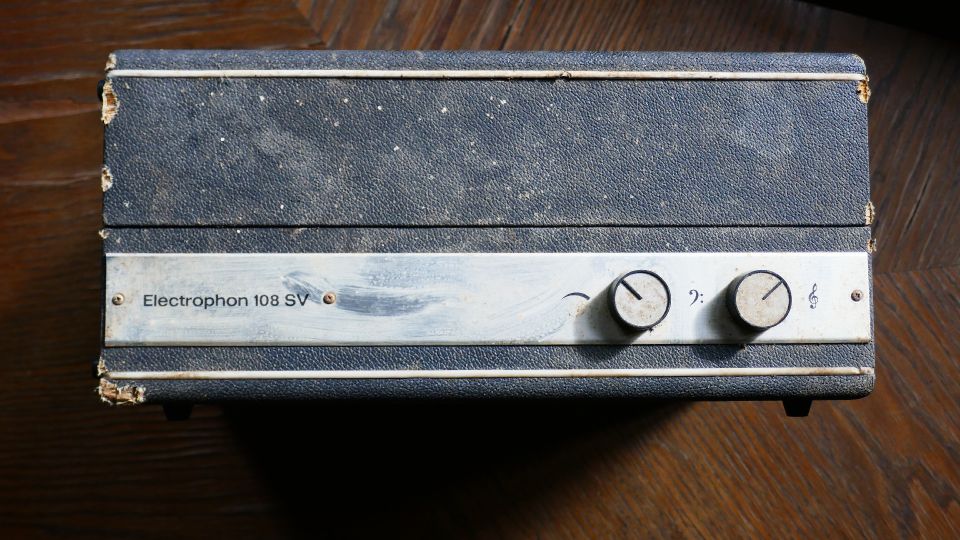 Telefunken Electrophon 108 sv tragbarar Plattenspieler, defekt in Berlin