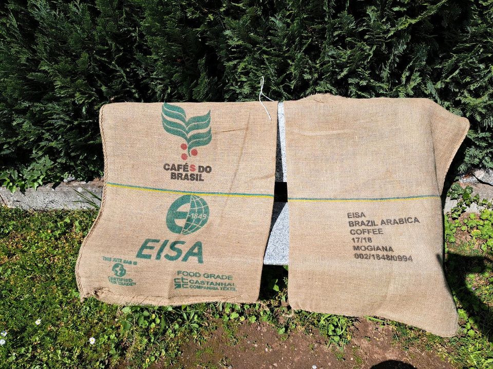 gebrauchte Kaffeesäcke aus Jutestoff, Hüpfsack, Pflanzenschutz in Blieskastel