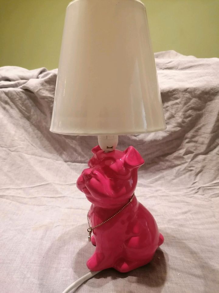 Lampe aus kleiner Bulldogge, Bulldoggen Lampe, rosa in Tüttendorf