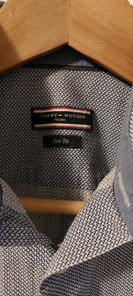 blaues Hemd Tommy Hilfiger Gr. 37 14 1/2, in Bammental