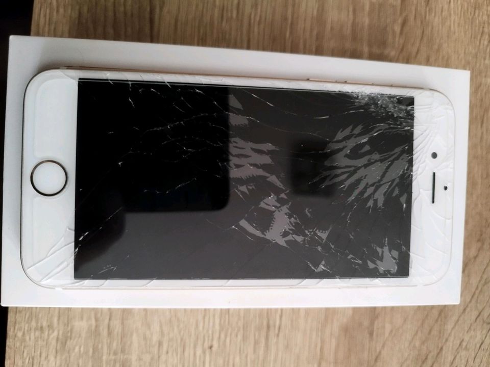 iPhone 6s 64Gb Scheibe gesplittert aber voll funktionstüchtig in Kalbe (Milde)