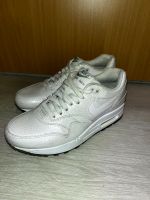 Nike Air Max weiss Muster Leder Rheinland-Pfalz - Maßweiler Vorschau