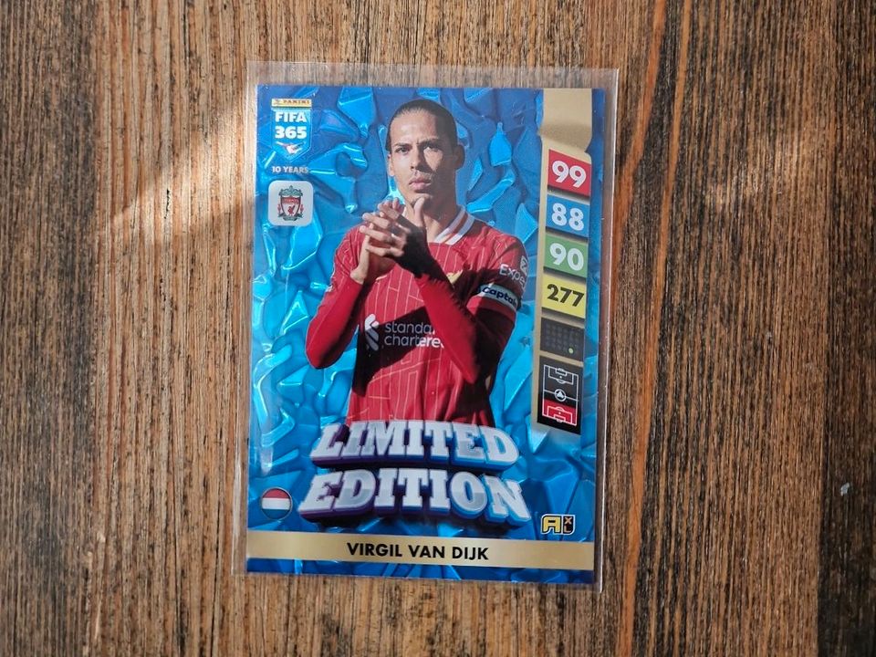 Panini fifa 365 2025!Van Dijk Limited edition Karte. in Hamm