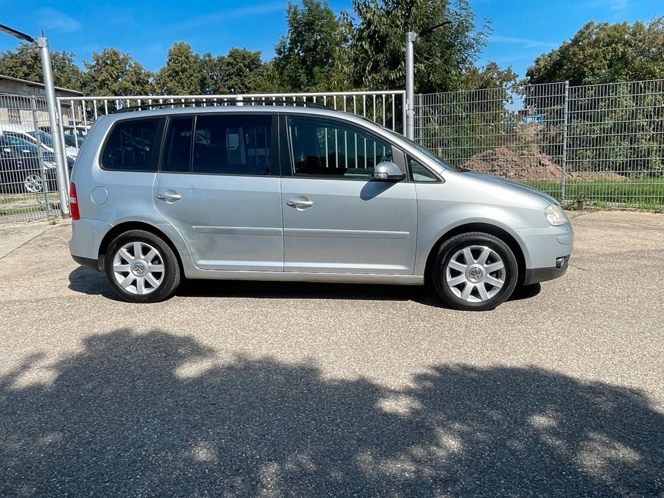 Vw Touran / Klima / TÜV 08.24 in Naumburg (Saale)