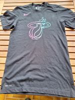 Nike T-Shirt in schwarz XS Hessen - Rodgau Vorschau