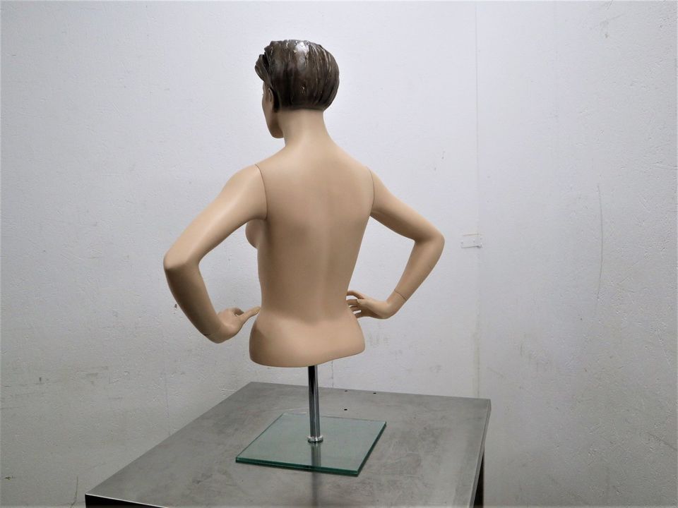 Schaufensterpuppe Puppe weiblich Torso Mannequin Frau SpA6 in Berlin