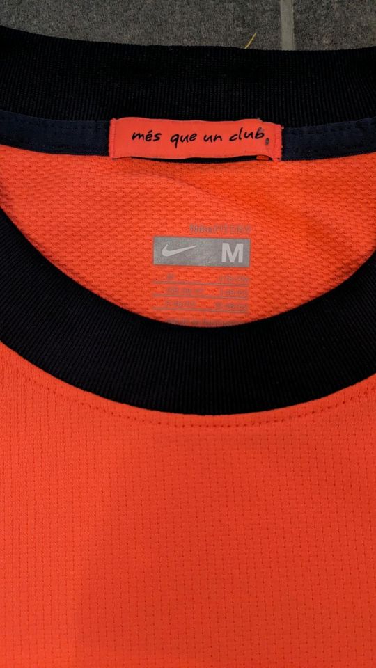 FC Barcelona Nike Trikot/Hose Größe M neuwertig in Moers