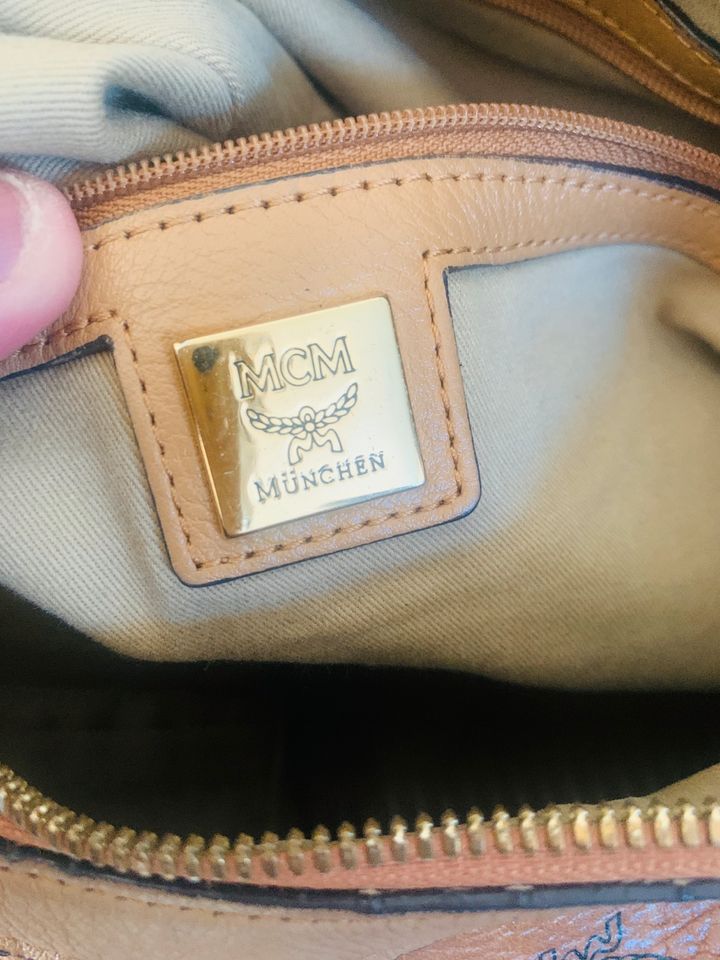 Mcm Hobo Schultertasche Cognac in Waldmohr