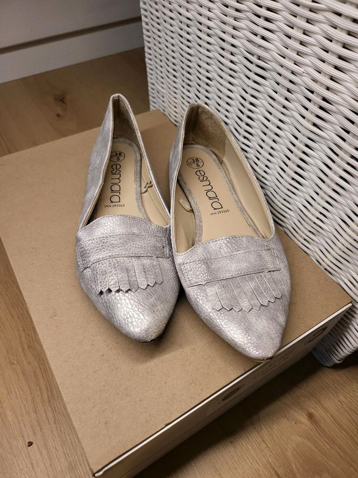 Ballerinas esmara Größe 38 1/2 Farbe Silber in Chemnitz