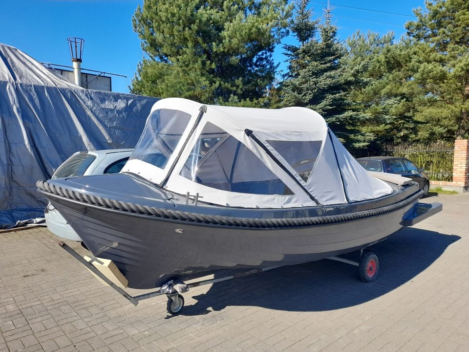 Motorboot mit Motor und Extras 6 Meter lang in Berlin