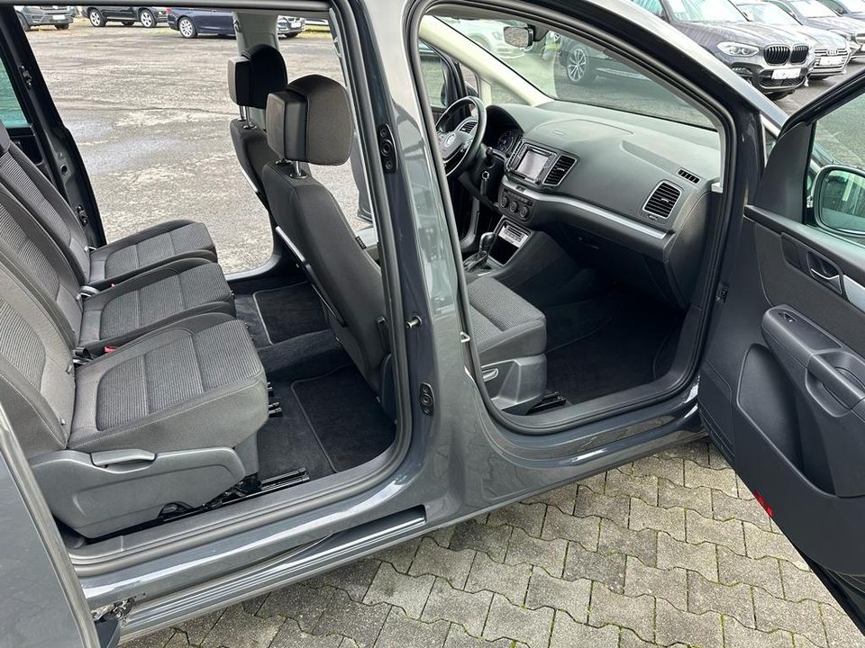 Volkswagen Sharan DSG 7-Sitzer Scheckheftgeflegt in Hessisch Lichtenau