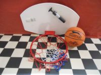 Basketballkorb mit Basketball und Montagezubehör,Ballpumpe Nordrhein-Westfalen - Gütersloh Vorschau