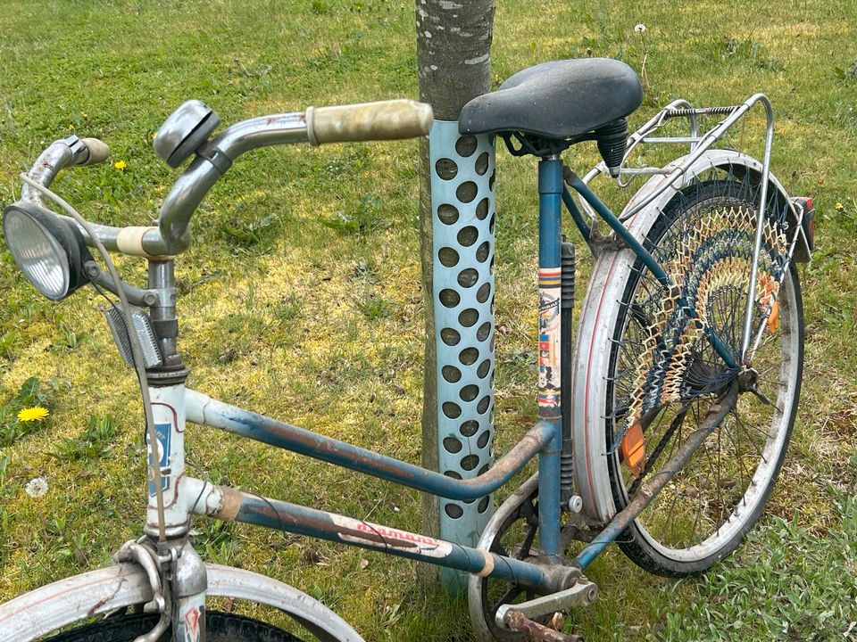 altes Diamant-Fahrrad, nostalgisch DDR in Chemnitz