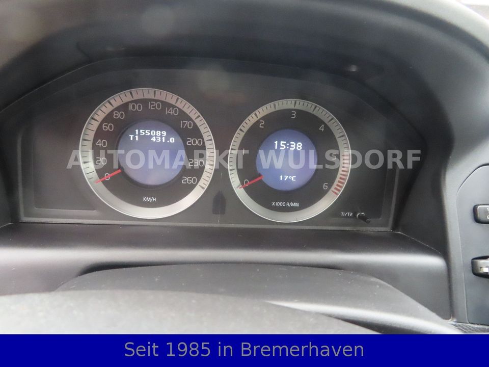 Volvo XC 60 Momentum AWD,1Hand,Scheckheft,Leder,AHK, in Bremerhaven