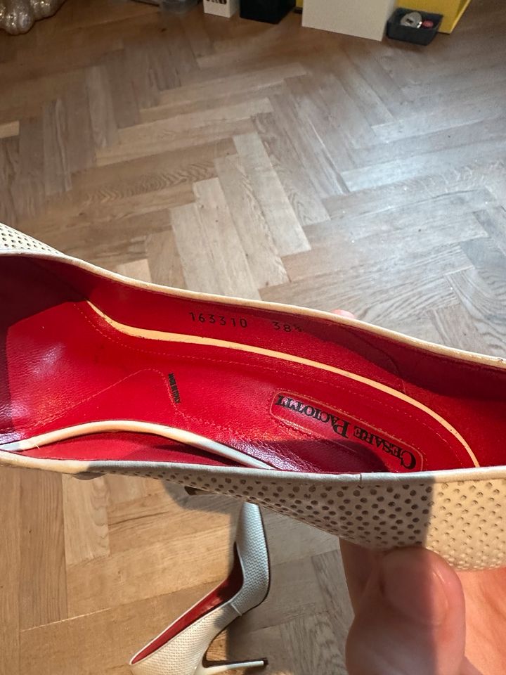 Schuhe Cesare Paciotti Gr. 38,5 aus Leder in Neuss