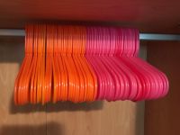 Kinder Kleiderbügel IKEA Bagis 62 Stück orange, pink Bayern - Altdorf bei Nürnberg Vorschau
