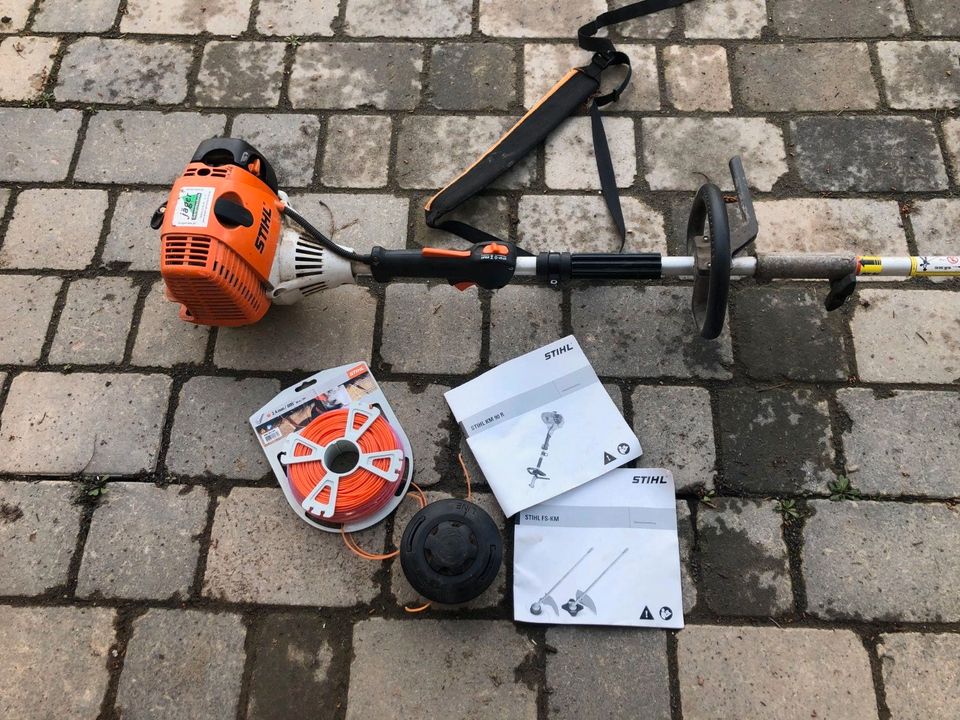 Stihl Kombimotor KM 90 R mit Freischneider, wenig gelaufen in Königslutter am Elm