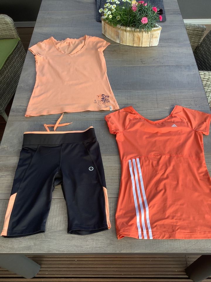 Sportkleidung S 36 Shirt Adidas + Esprit Sporthose Alex in Bochum