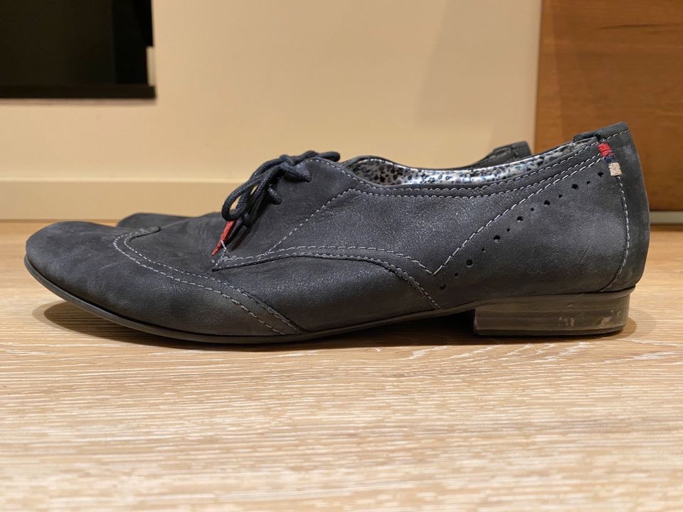 Tamaris Schuhe Größe 41 schwarz in Niederdorla