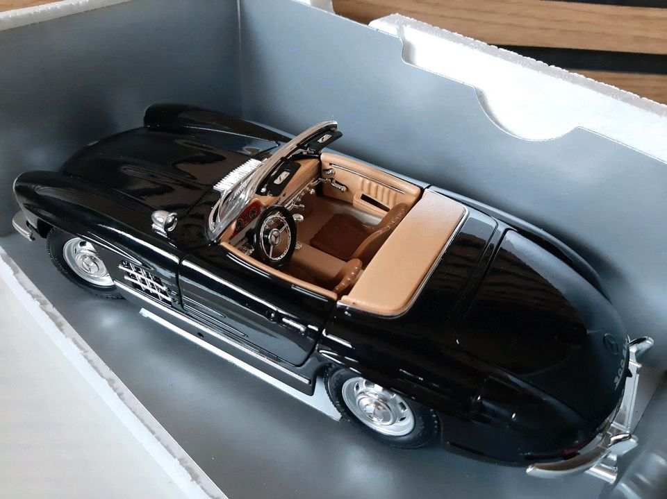 Classic Collection Mercedes Benz 300SL Roadster 1:18 OVP in Nürnberg (Mittelfr)