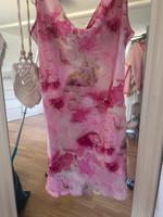 Süßes verspieltes Sommerkleid dopamin pink NEU Nordrhein-Westfalen - Burscheid Vorschau