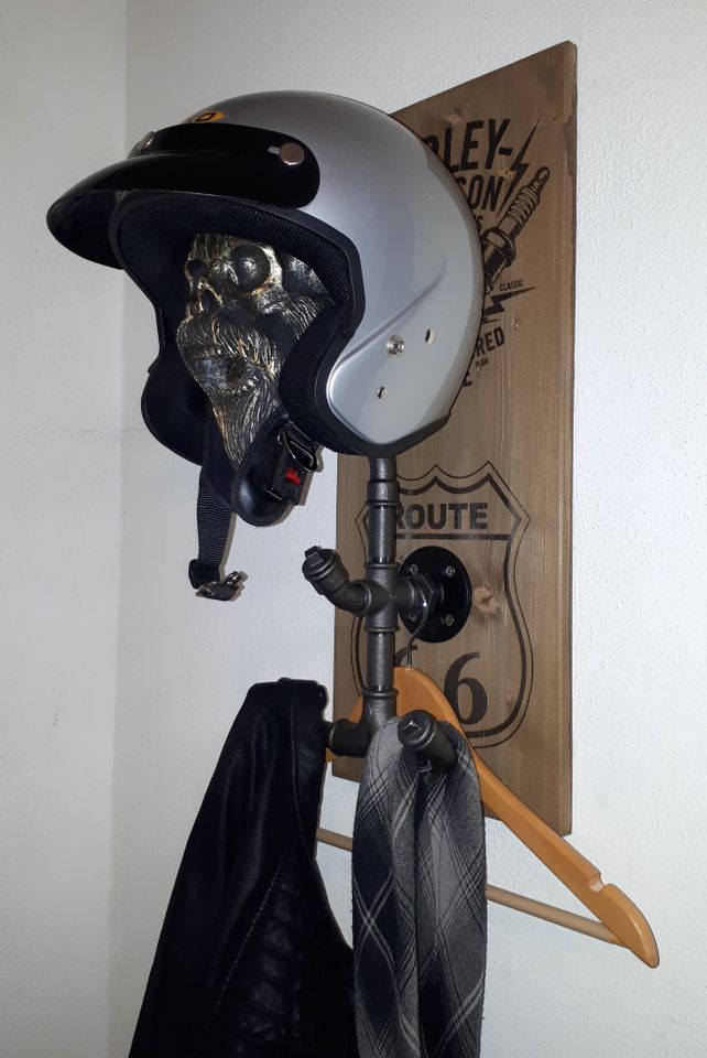 Biker-Garderobe, Helmhalter, Harley Davidson, Route 66, Totenkopf in Vohenstrauß