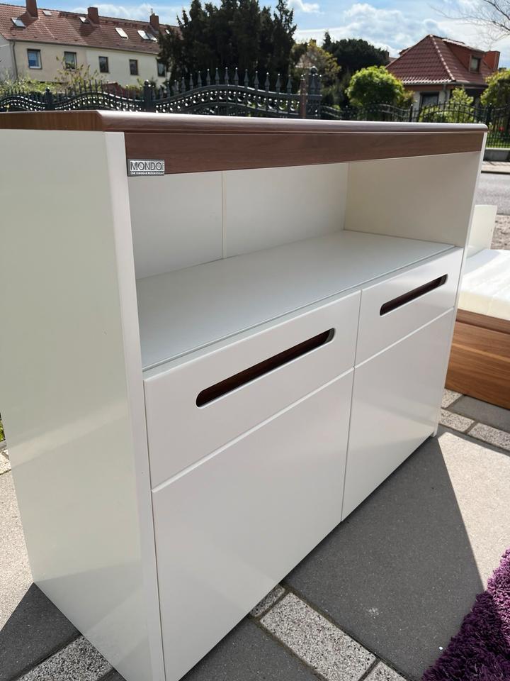 Kinderzimmer zwei Betten, Kommode Mondo, Schrank, Teppich uvm. in Magdeburg