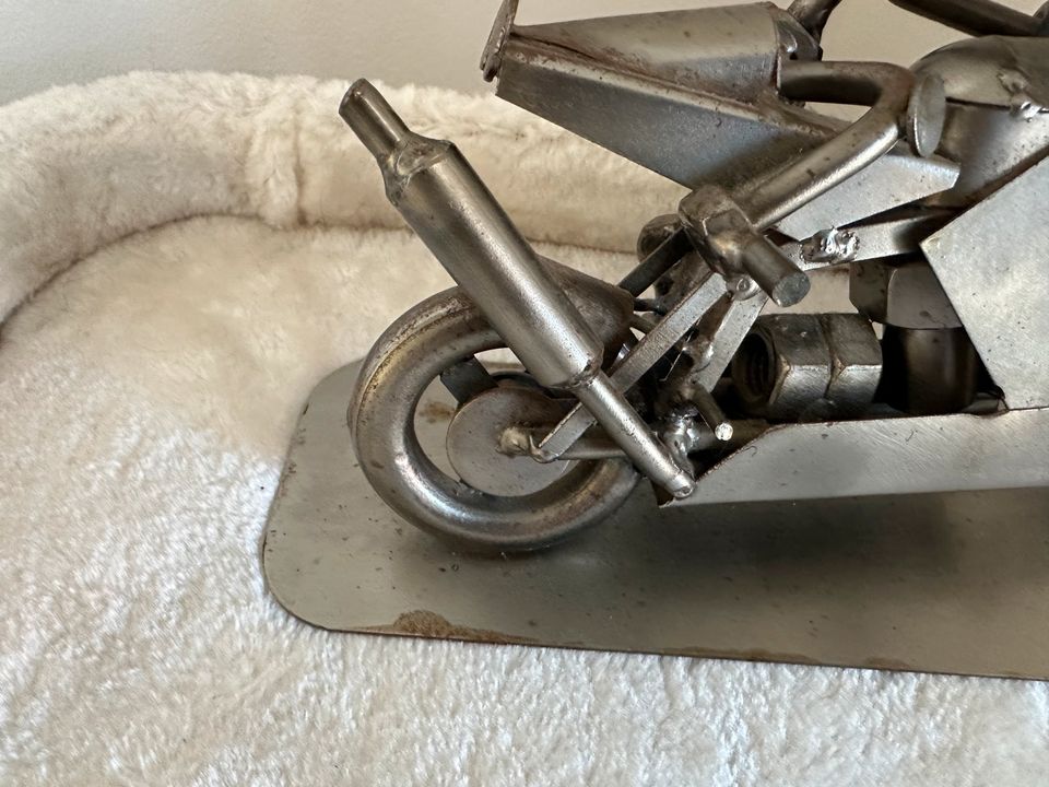 Modellmotorrad aus Metall in Witten