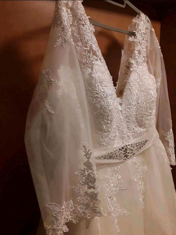 NEU Brautkleid Hochzeitskleid gr ca 54/56 Volant Tüll Maße Beschr in Hennigsdorf