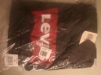 Levi's T-shirt Herren M in dunkelblau NEU Hessen - Wetzlar Vorschau