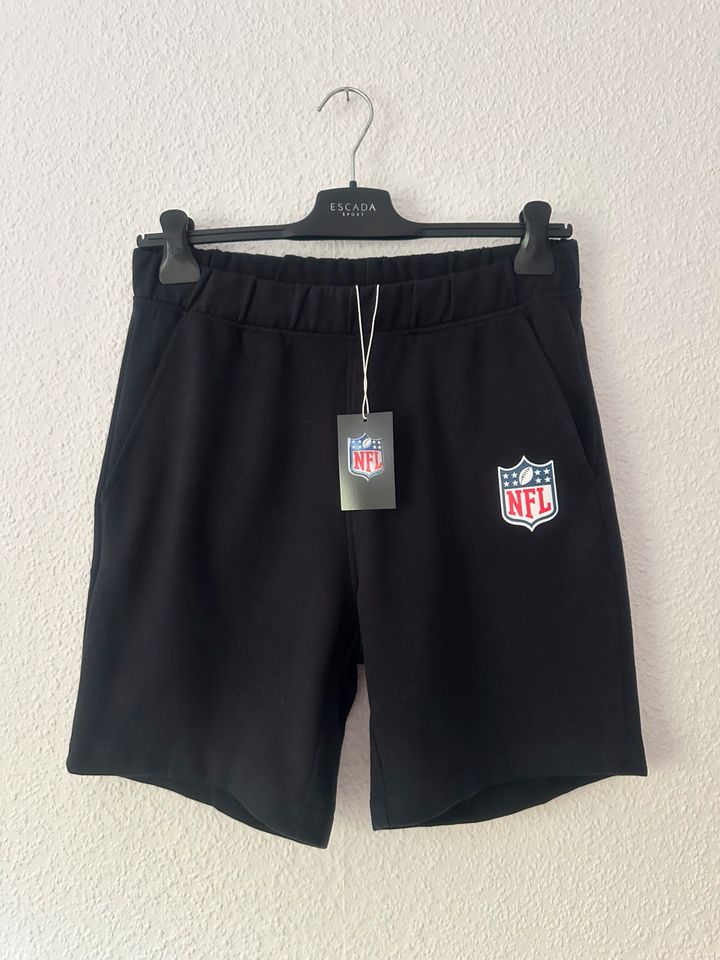 NEU NFL Shorts Sweatshorts kurze Hose schwarz Größe M in Koblenz