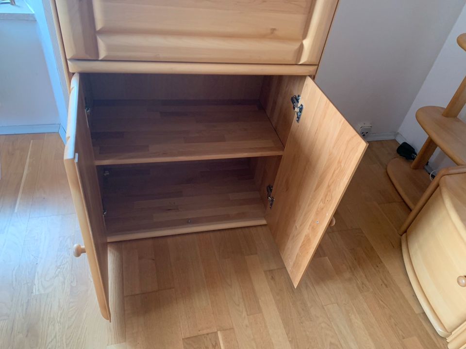 wohnzimmer schrank schrankwand massivholz erle in Donaueschingen