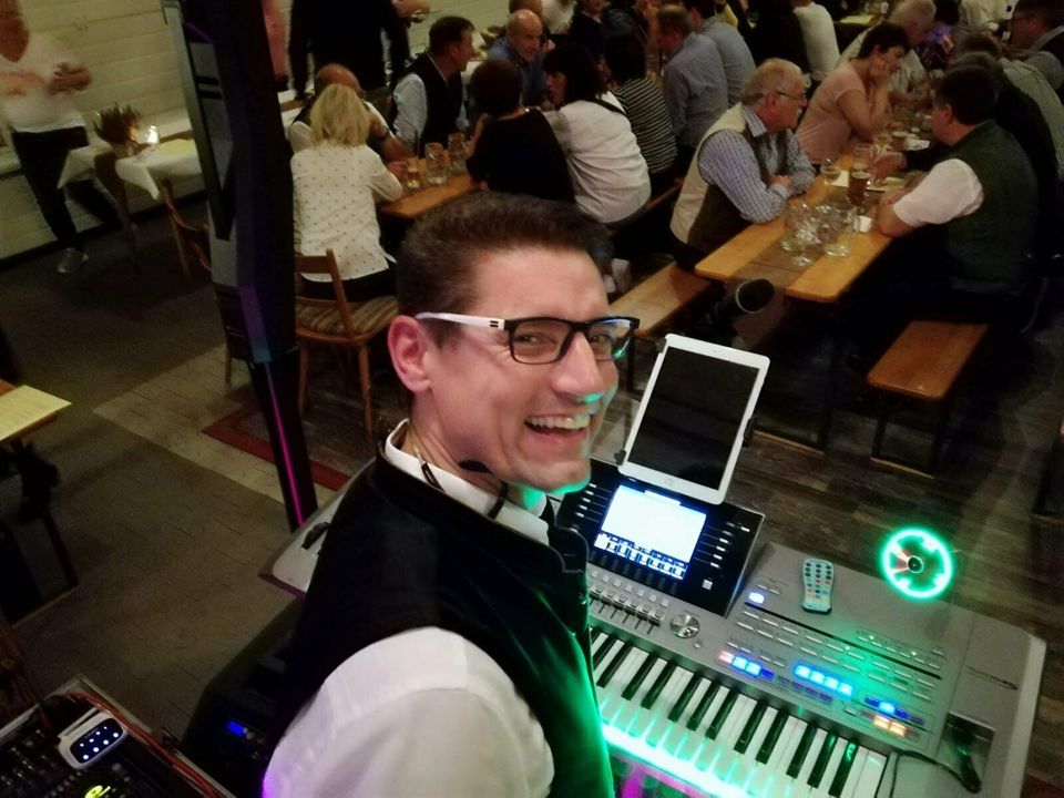 Alleinunterhalter,Musiker,Band f. Hochzeit, Geburtstag,Party,usw. in Eichendorf