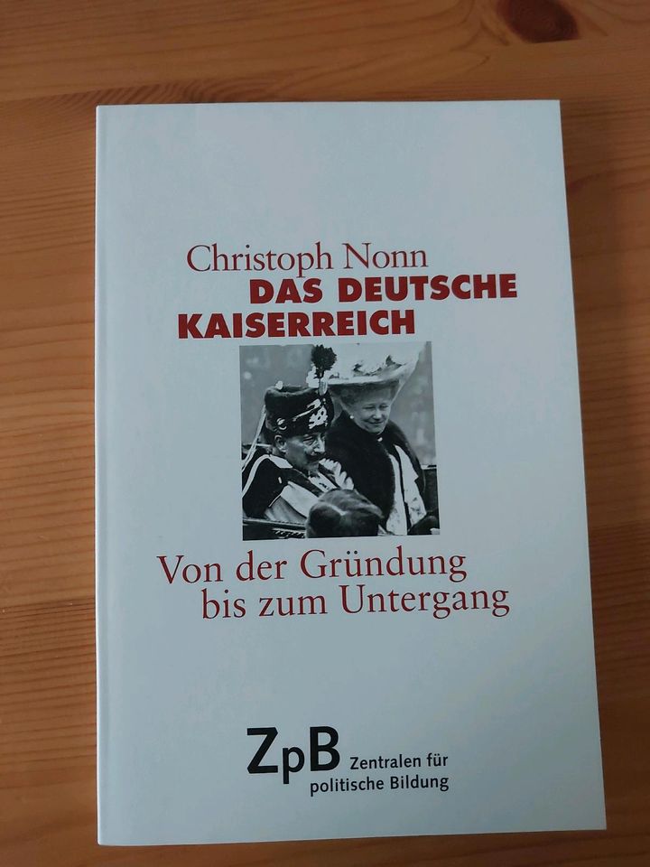 Verschiedene Geschichtsbücher in Mittweida